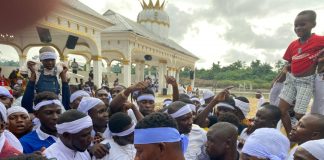 PHOTONEWS FROM THE THANKSGIVING SERVICE OF HIGH CHIEF GOVERNMENT EKPEMUPOLO (THE GOC, TOMPOLO). ODOKORIKODO ETINKOLO ETINKOLO SIBE O’ SEI OSAIN (THE LEGEND OF WARFARE AND JUSTICE) AT THE HOLY TEMPLE OF GBARAUN EGBESU FOR THE LORD’S VICTORIES OVER INTERNAL AND EXTERNAL FORCES.